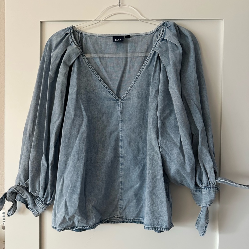 GAP Women's Light Wash Denim V-Neck Top